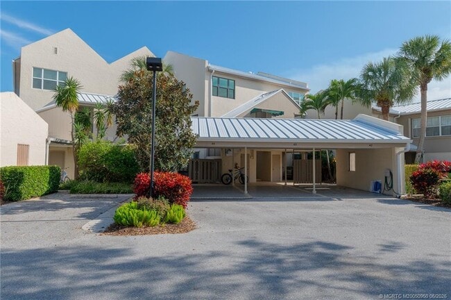 Building Photo - 3901 SE St Lucie Blvd Unit 44