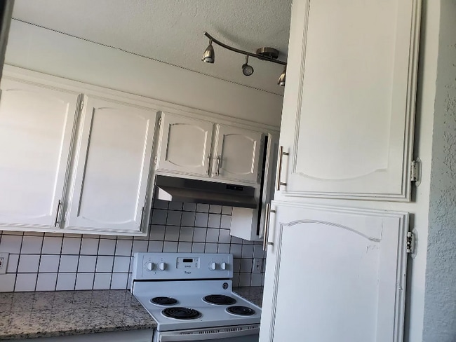 Photo - 7512 Chapin Rd Unidad D