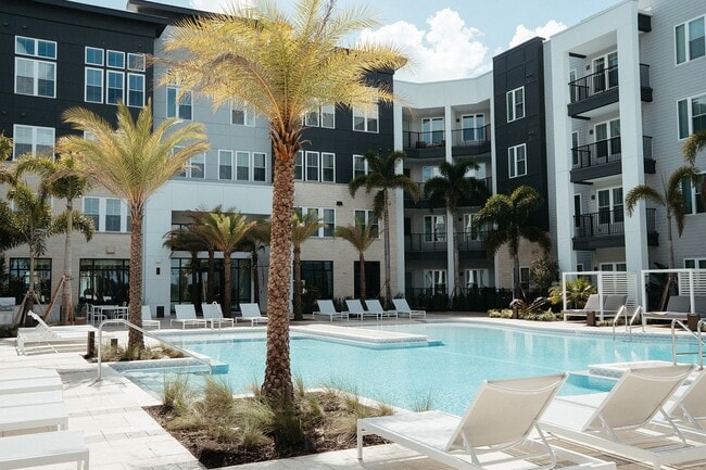 Building Photo - The Residence Peninsula Apartments