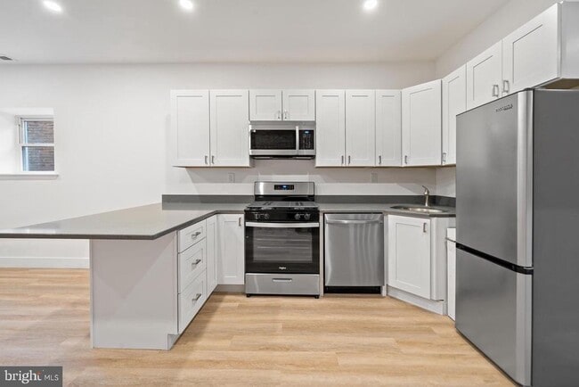 Building Photo - 2024 S 17th St Unit 2