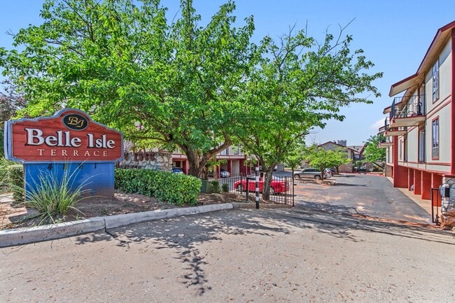 Building Photo - Belle Isle Terrace