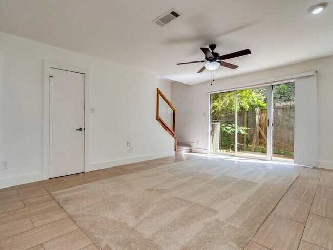 Photo - 6901 Old Quarry Ln