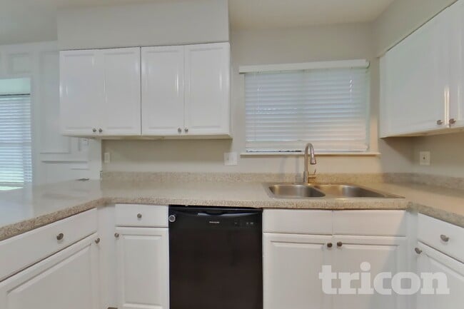 Photo - 7331 Millbrae Ln