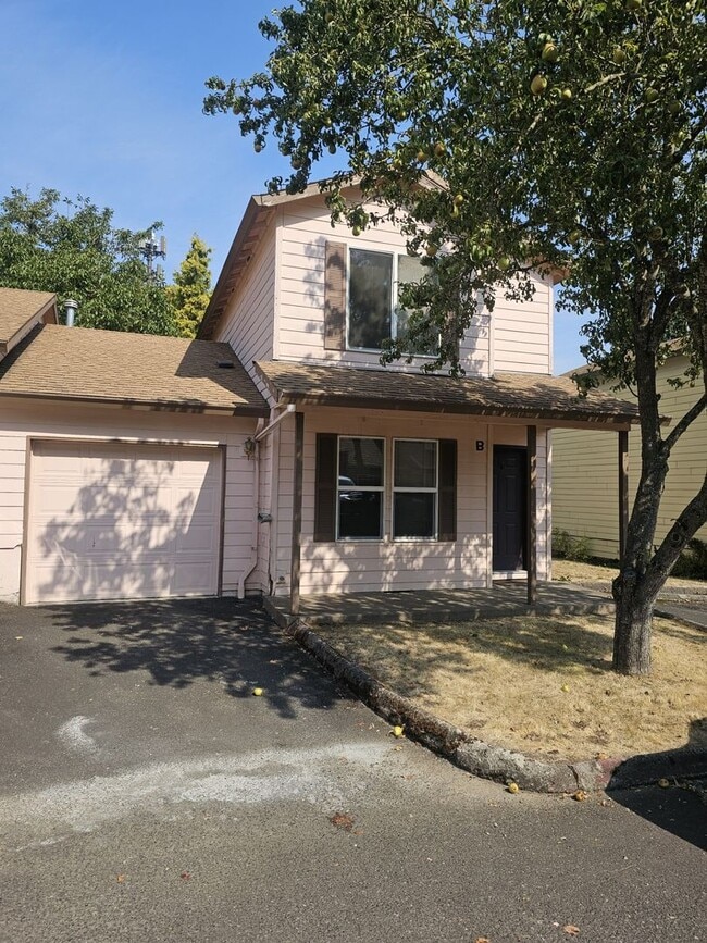 Photo - Beautiful Two bedroom townhome Available now! Unit 18304-B
