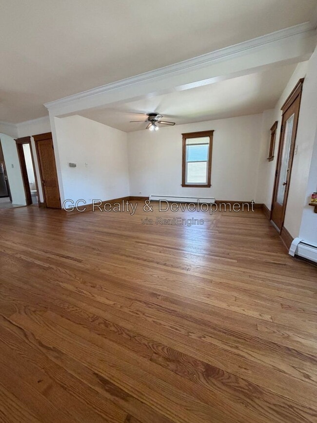 Photo - 837 Thomas Ave