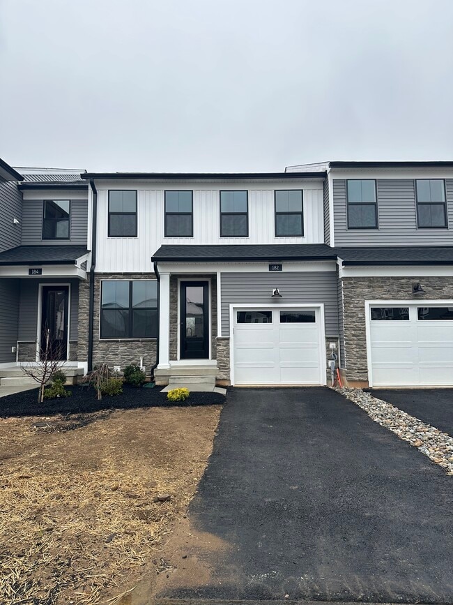 Building Photo - 182 Mahogany Ln