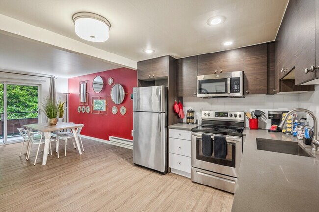 520 Bellevue Way SE Unit SI FL1-ID1284575P