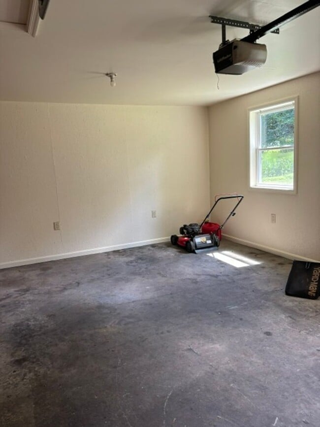 Photo - 34 Locust Ln