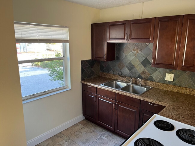 Photo - Baywalk Apartments