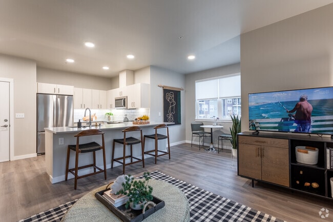 1BR, 1BA -700 SF