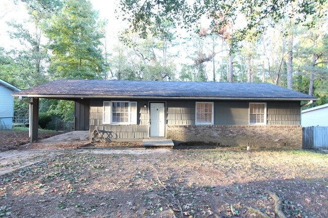 Building Photo - Great House with Fresh New Updates!!  Bett...