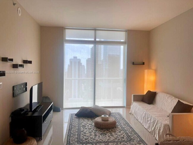 Photo - 55 SE 6th St Unidad 4310 Rental