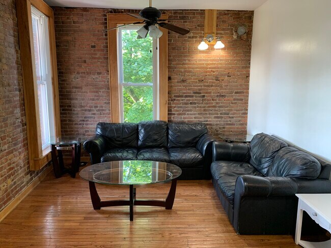 Photo - 138 Front St Unit 3