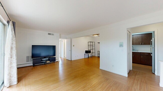 1225 Island Dr Unit 103