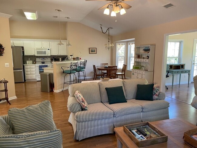Photo - Fully Furnished House In Sandpiper Bay