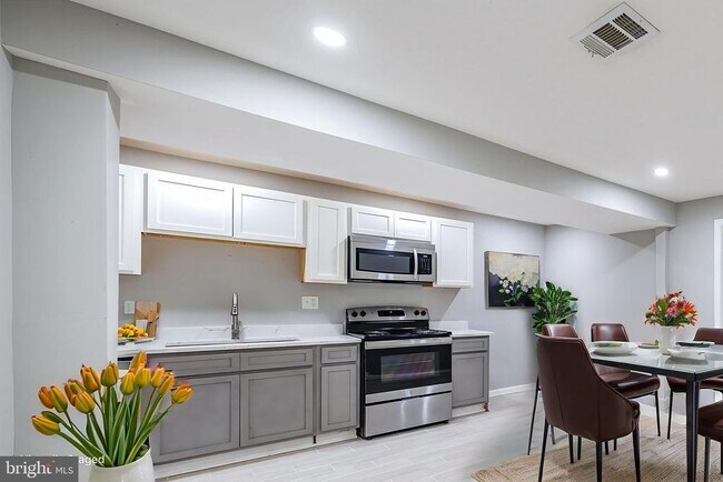 Photo - 1235 Shepherd St NW