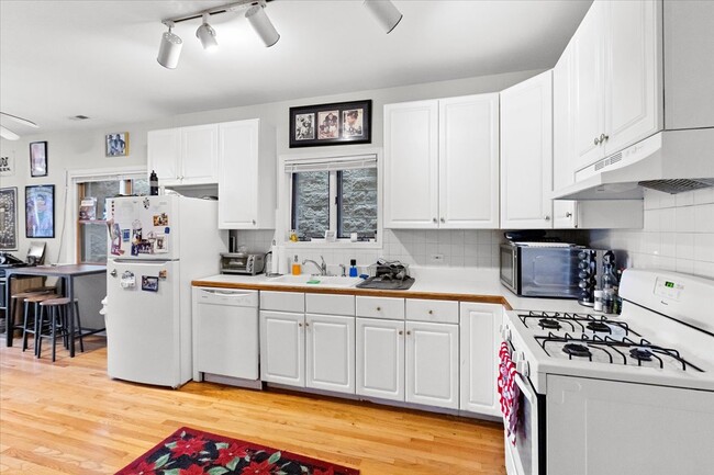 Photo - 1432 W Cortez St Condo Unit 2