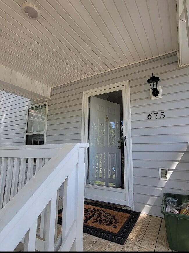 Room in Condo on Balfour Rd