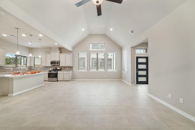 1547 Crystal Stream Dr