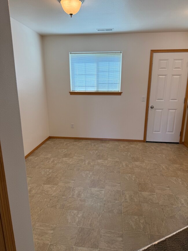 Building Photo - 361 Johnson Pl