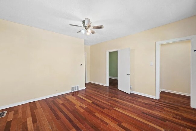 Photo - 2348 S 16th St