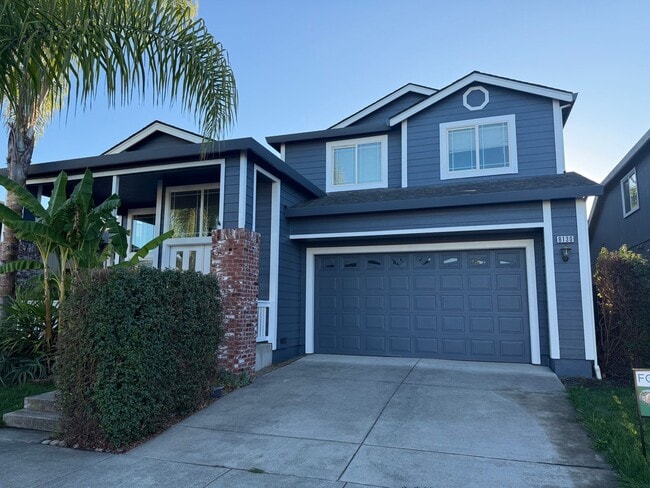 Building Photo - Beautiful Home Near Golf Course!! Brand ne...