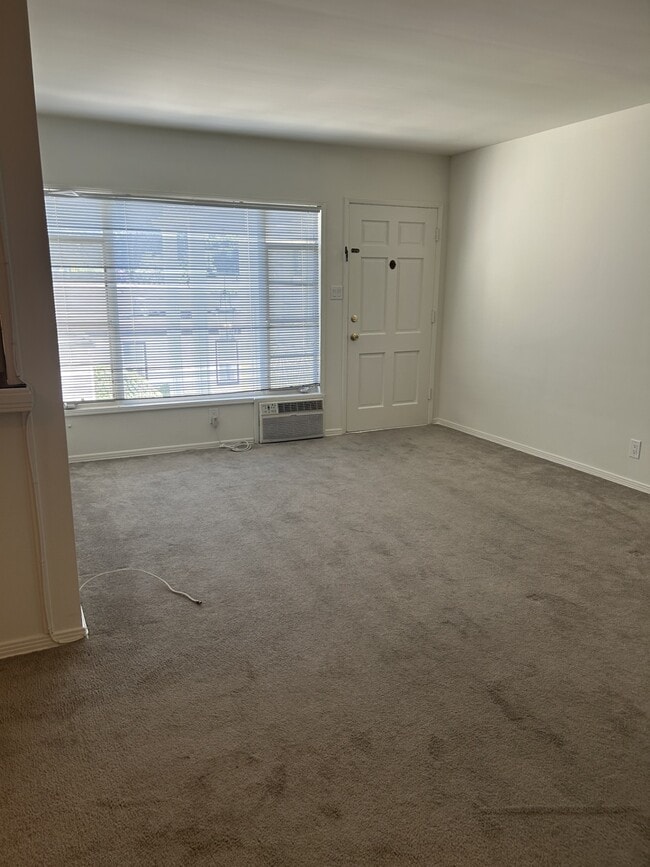 Living room - 4191 Dixie Canyon Ave Unit # 7