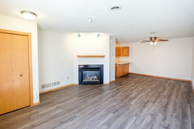 Photo - Oak Pointe Townhomes