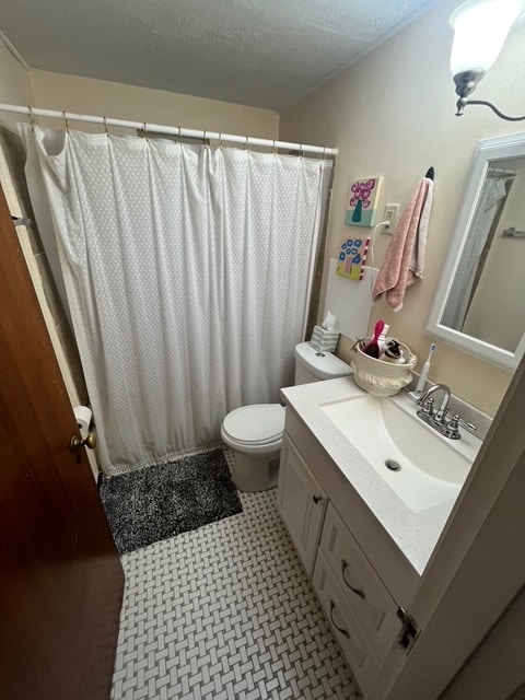 Updated Bathroom - 810 Ellison Ave Unit 4