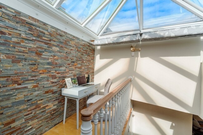 Photo - 458 Beacon St Unidad 6