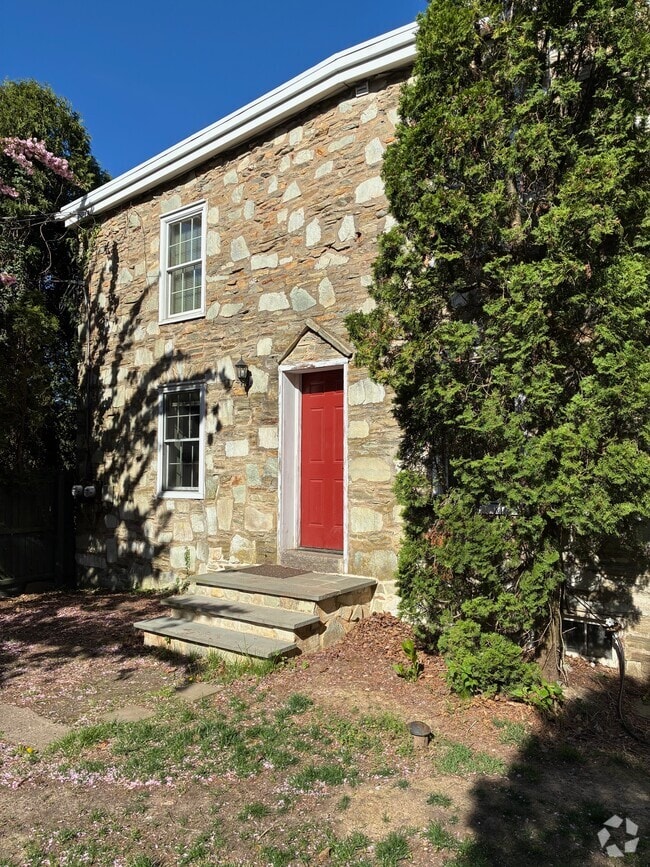 Building Photo - 743 Durham Rd Rental