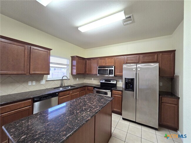 Photo - 5000 Willamette Ln