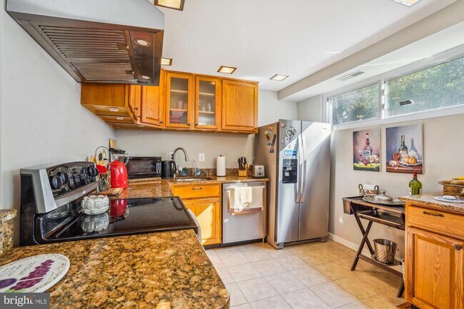 Photo - 1803 Rupert St