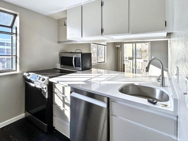 Photo - 12524 E Cornell Ave Unidad 203