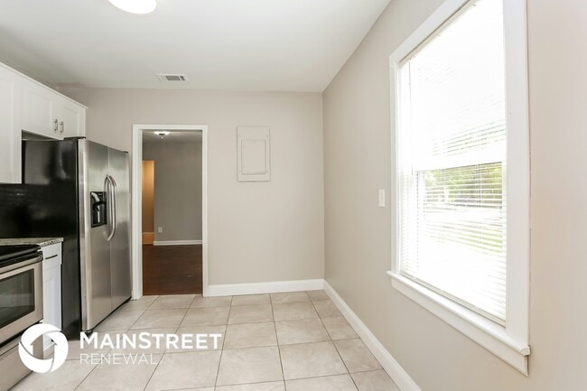 Photo - 2157 Sheridan St