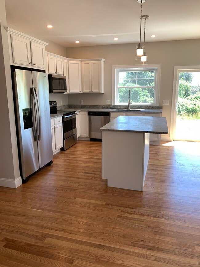 Photo - 163 Middle Rd