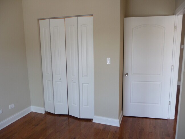 Photo - 3705 N Kedzie Ave