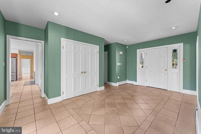 Photo - 901 Walker Rd