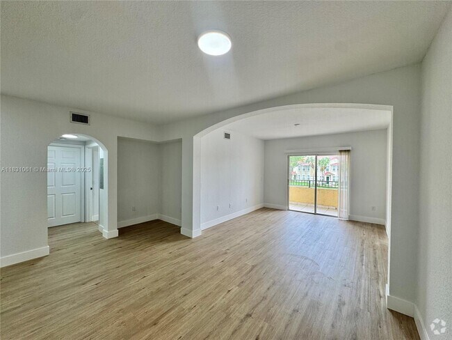 Building Photo - 1903 Belmont Ln Unit 1903 Rental