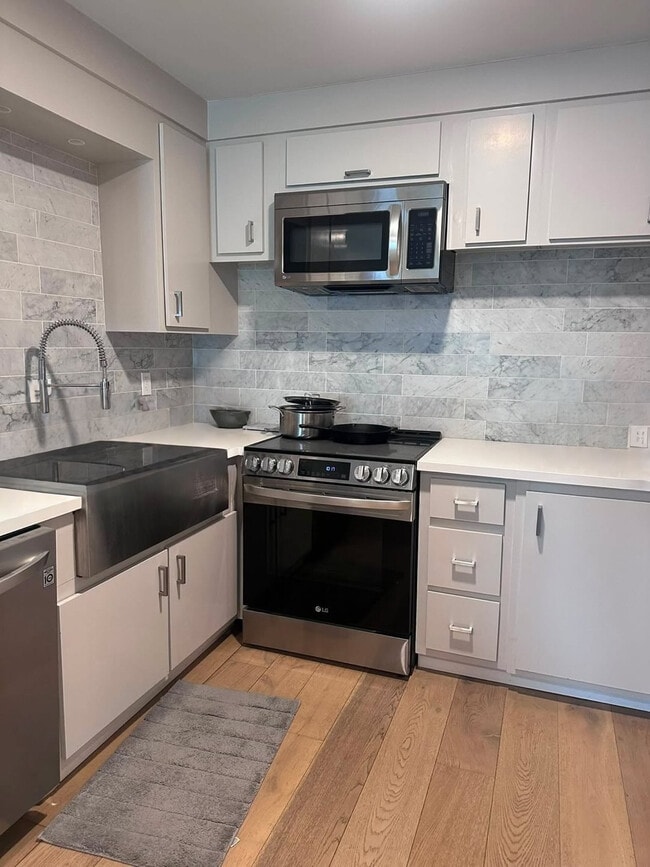 Kitchen - 1299 Cordova St Unit Cordova