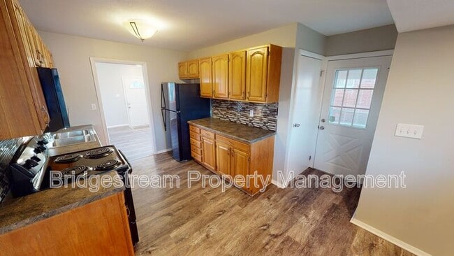 Photo - 217 Whispering Dr