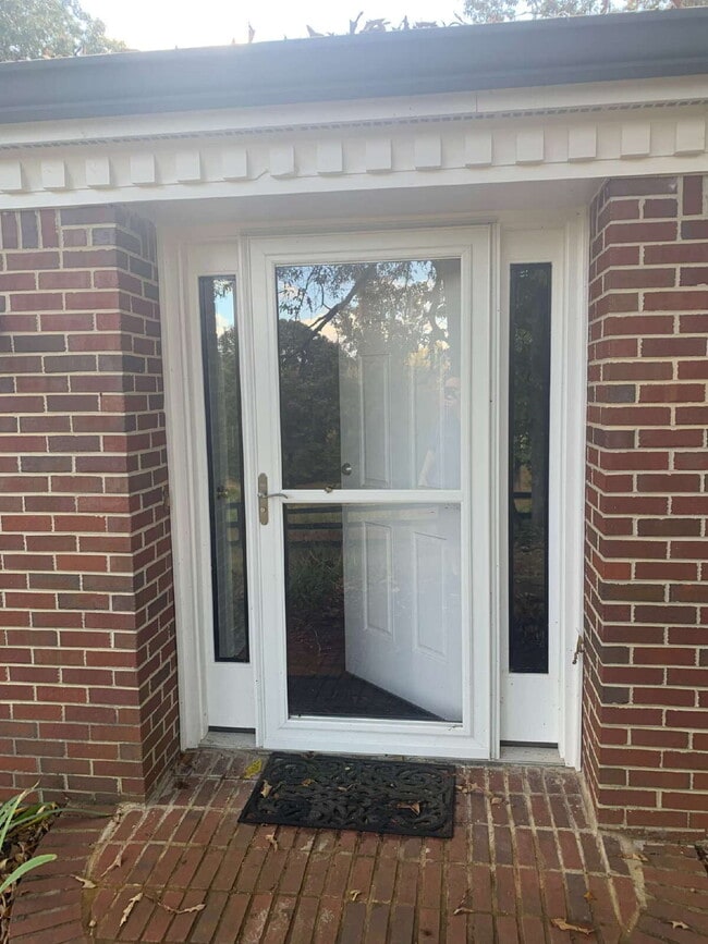 Photo - 8373 Brewer Rd