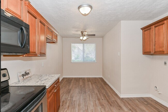 Photo - 6428 Alisa Ln