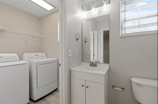 Photo - 8719 Mowbray Way