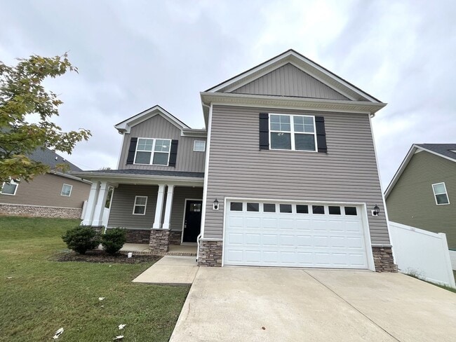 Building Photo - Huge home in Spring Hill!