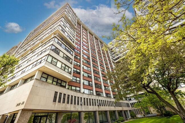 Lakefront's Best Living - Lakefront's Best Living House