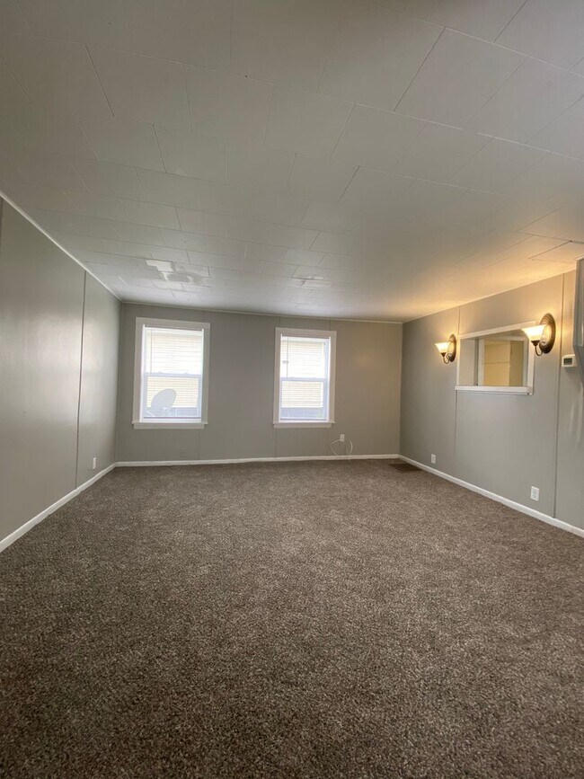 2 Bedroom Single Family Home in Elkhart Rental House Rental in