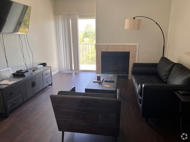 Building Photo - 12166 Metric Blvd Unit 370 Rental