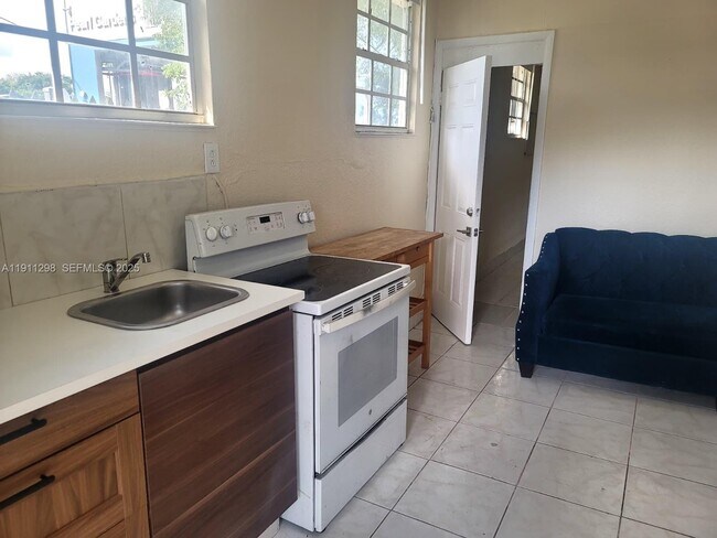 Photo - 3680 NW 20th Ct Unit 1