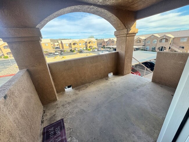 Photo - Wonderful La Paloma Home!